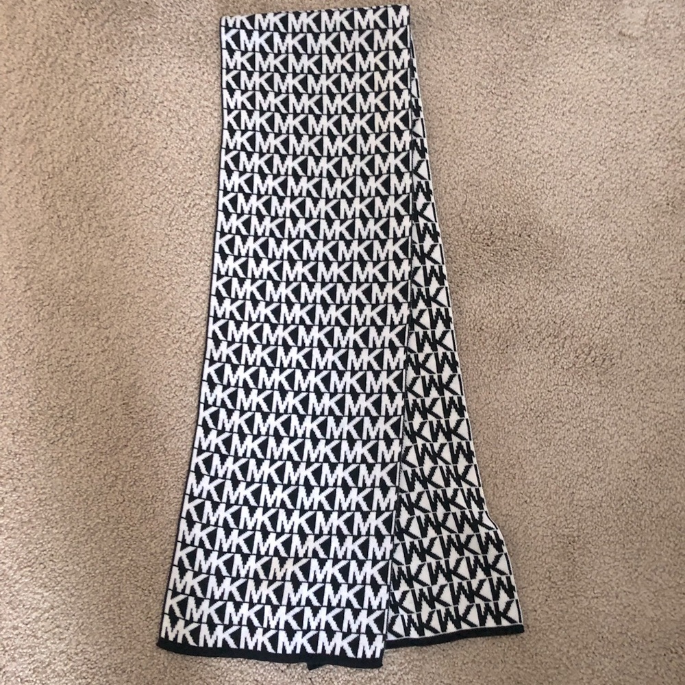 Michael Kors black and white patterned scarf